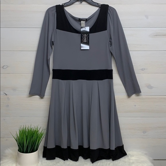 Evanese Dress - Picture 4 of 8